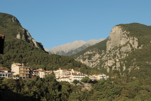 Mount
                  Olympus seen from Litochoro